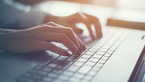 typing-blogging-keyboard-ss-1920-800x450