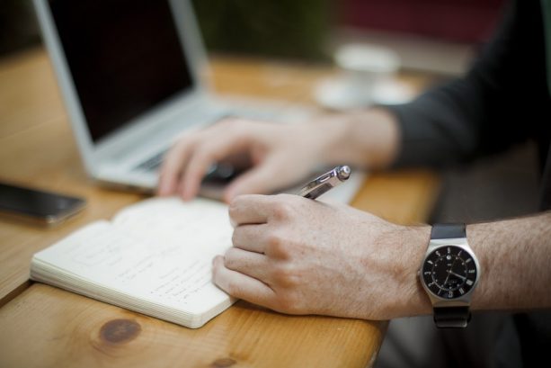 writing-336370_960_720-min