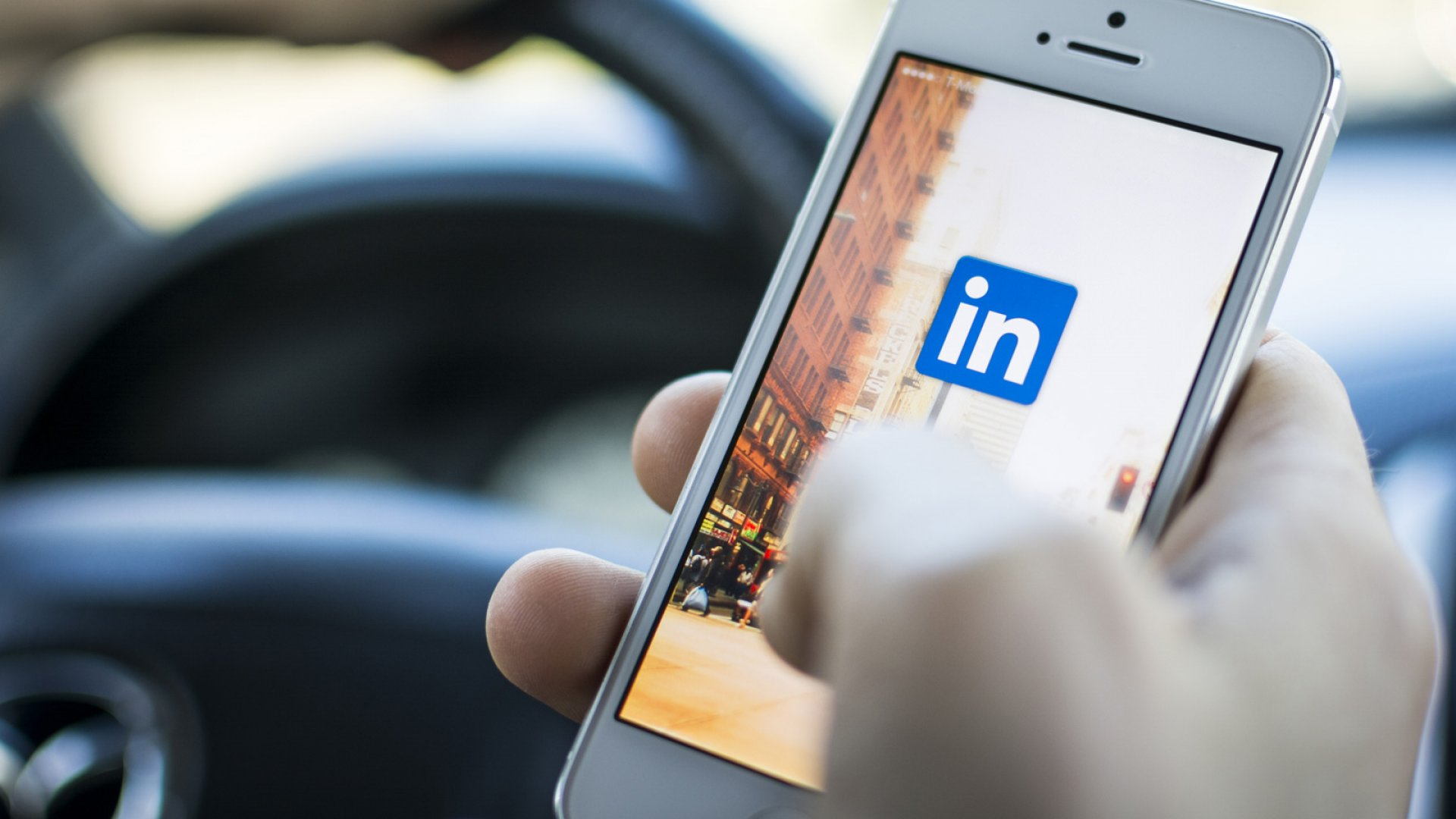 4 Ways to Quickly Improve Your LinkedIn Company Page